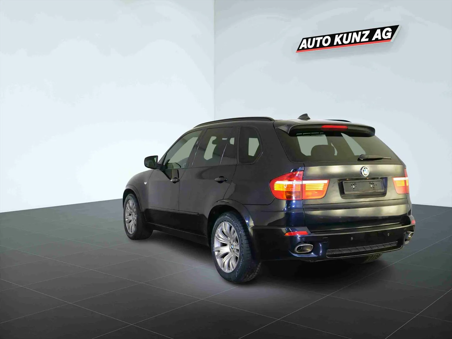 BMW X5 xDrive 35d  Image 2