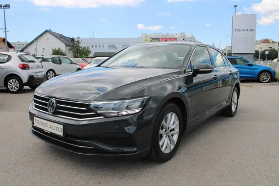 Volkswagen Passat 1.6 TDi DSG *LED,NAVIGACIJA* Image 1