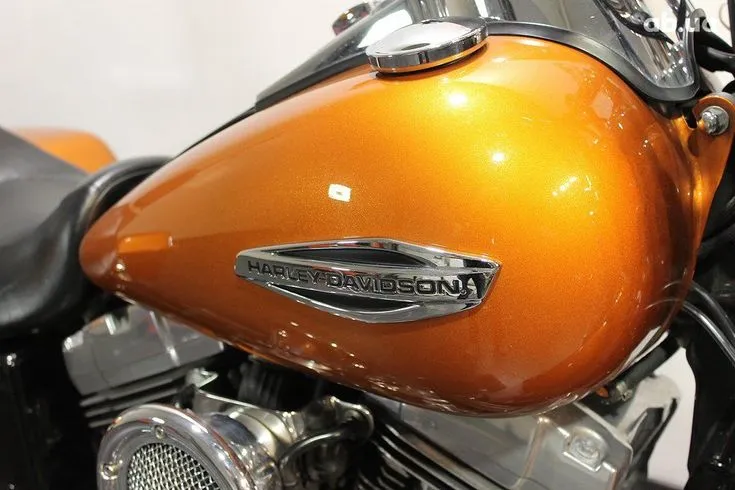 Harley-Davidson FLD Image 7